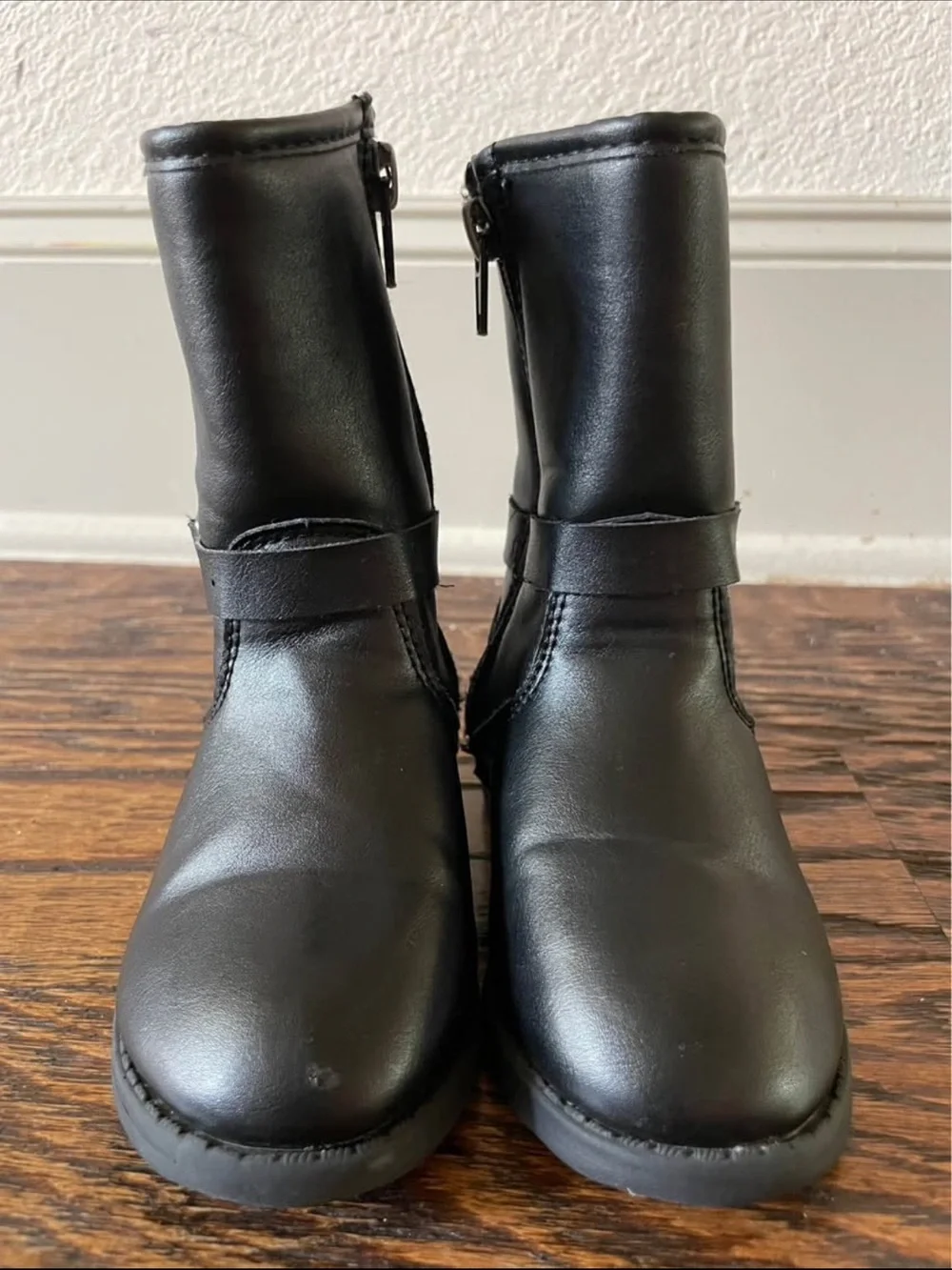 Little Girls Cute Black Boots (Size 7)